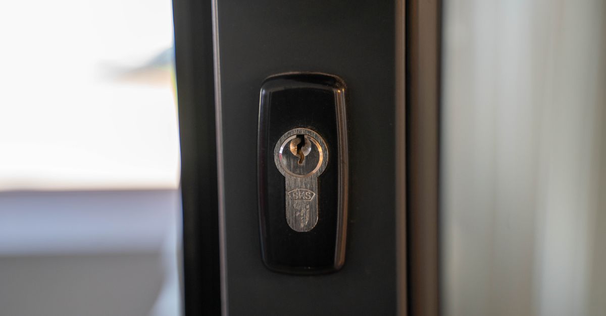 Who Is the Cheapest Locksmith? Why the Lowest Quote Often Costs More — Palisade Park Locksmith